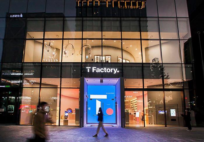 SK Telecom mở cửa hàng T Factory để bán đồ lưu niệm của đội tuyển T1