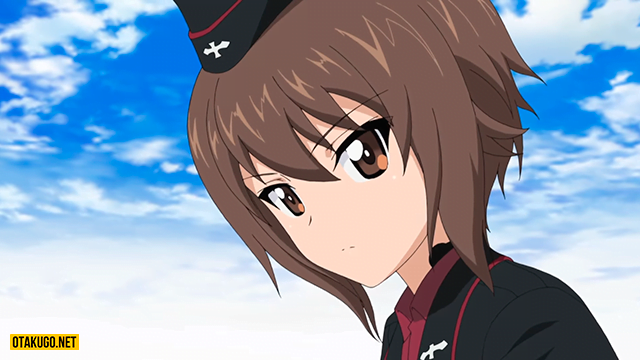 Girls and Panzer bắt đầu được phát sóng vào ngày 9 tháng 10 năm 2012.  Nhượng quyền thương hiệu Girls und Panzer  Actas, công ty con của Bandai Namco Arts, đã tạo ra và sản xuất anime Girls und Panzer , với Tsutomu Mizushima là đạo diễn. Reiko Yoshida viết kịch bản và cũng phụ trách sáng tác loạt phim. Isao Sugimoto thiết kế nhân vật, trong khi Shirou Hamaguchi soạn nhạc.  Anime gốc được phát sóng từ tháng 10 đến tháng 12 năm 2012, nhưng 2 tập bổ sung được phát sóng vào tháng 3 năm 2013, khiến nó có tổng cộng 13 tập. Anime cũng có nhiều OVA, DVD đặc biệt và omake. Một bộ phim tiếp theo có tên Girls und Panzer der Film ra mắt vào năm 2015, tiếp theo là Girls und Panzer das Finale: Part 1 vào năm 2017. Girls und Panzer das Finale là một dự án phim gồm 6 phim, mô tả các sự kiện diễn ra sau loạt phim gốc và phim đầu tiên. Phần 2 ra mắt vào năm 2019, trong khi phần ba và phần phim mới nhất ra mắt vào đầu năm nay. Phần tiếp theo vẫn chưa có ngày phát hành. Nhượng quyền thương mại cũng tạo ra các chuyển thể từ manga, cũng như xuất bản nhiều tập light novel.     Sentai Filmworks đã cấp phép cho bộ truyện, hiện có sẵn để phát trực tuyến trên HiDive.  Quên theo dõi và lĩnh vực! Tại Học viện Nữ sinh Oorai, họ thực hành chiến đấu xe tăng! Miho Nishizumi được biên chế để tham gia cùng tài xế lái xe ngày tận thế Mako, xạ thủ thậm tệ Hana, điều hành viên vô tuyến nhạy bén Saori và cô gái lái xe tăng dễ bắt lửa Yukari.  Mai Fuchigami lồng tiếng cho Miho trong anime cũng như phim, với Yuka Iguchi trong vai Mako, Mami Ozaki trong vai Hana, Ai Kayano trong vai Saori và Ikumi Nakagami trong vai Yukari.