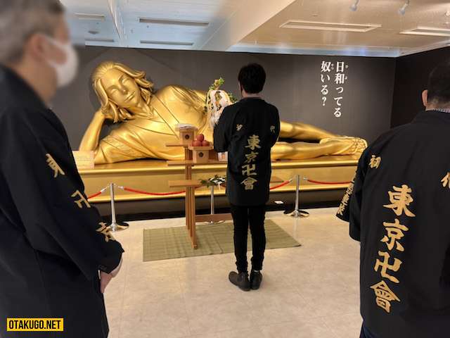 Tokyo Revengers: Mikey có được bức tượng khổng lồ lấy cảm hứng từ Đức Phật