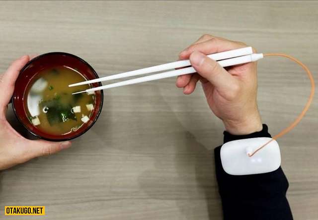Nhật Bản phát minh ra "đũa chống ăn mặn" để bảo vệ sức khỏe