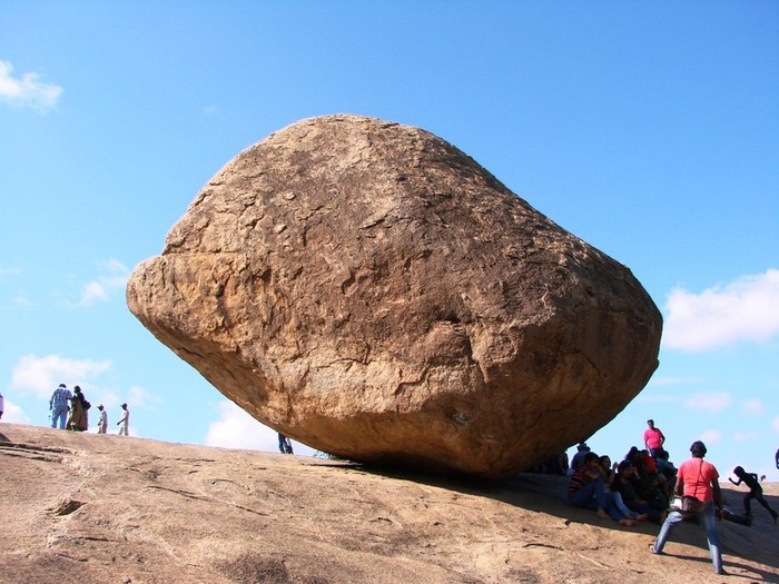 Bí ẩn về tảng đá nghiêng hơn 1.300 năm không đổ - Ảnh 7.